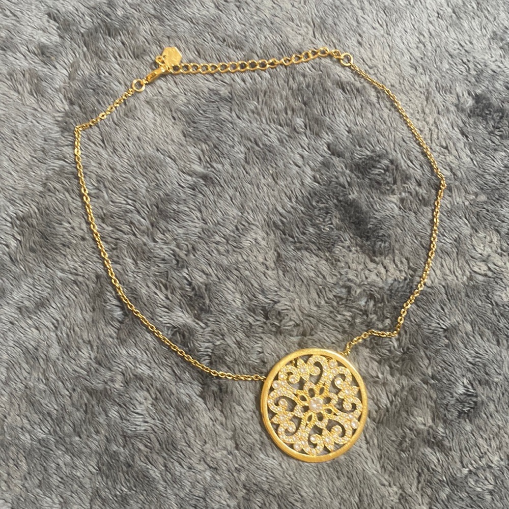 Beautiful Swarovski necklace.